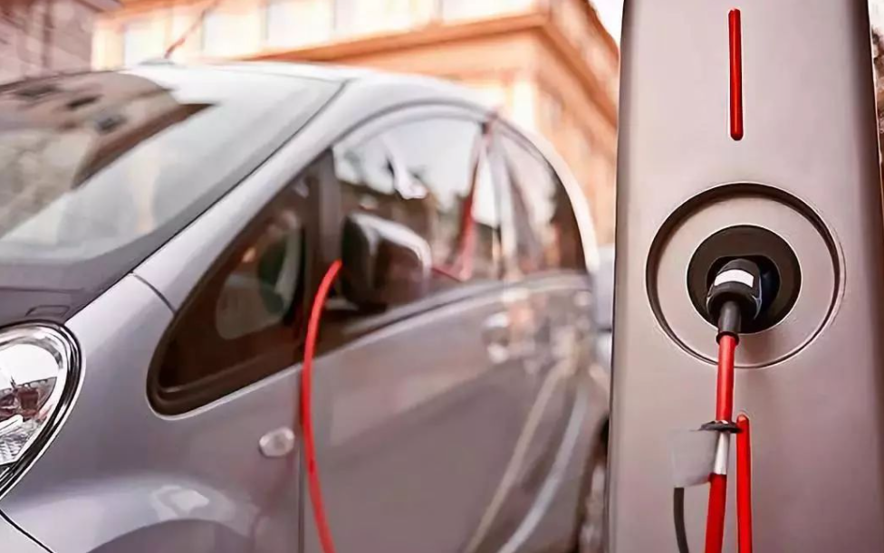 Puas muaj lus nug ntxiv rau EV Charging?
